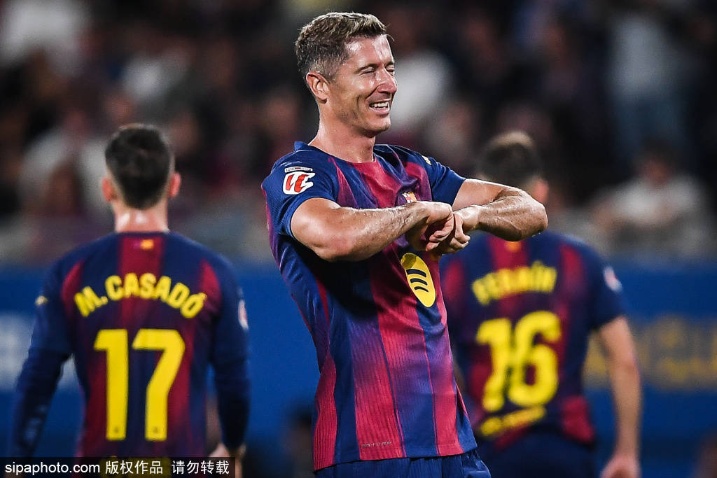 迈克尔·奥利弗将执法巴萨与巴黎圣日耳曼的欧冠巅峰对决